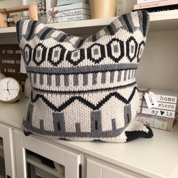 Crate&Barrel Fair Isle Pillow cover - Picture 1 of 4